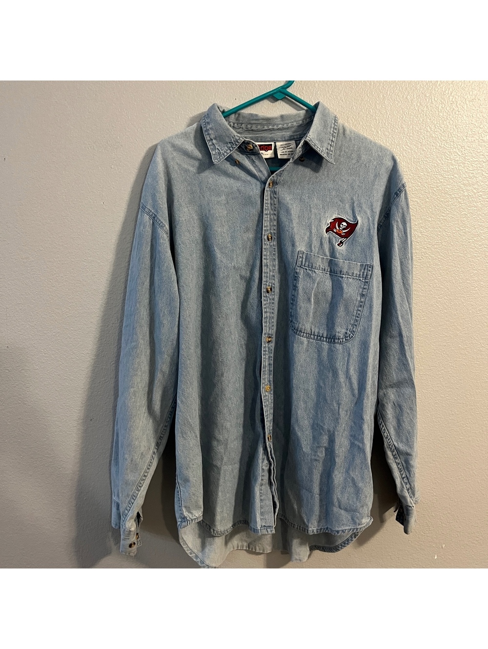 VTG 1998 Tampa Bay Buccaneers Denim Shirt L The Edge NFL Embroidered 90s
